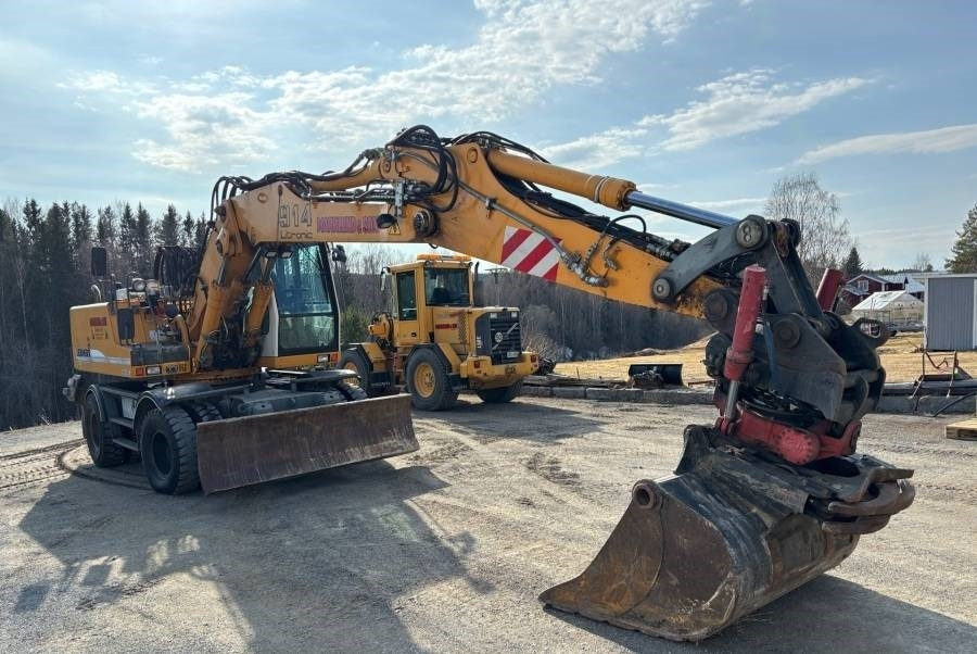 Liebherr A 914 Litronic A2-PL Tiltrotator 30Km/h - حفار ذو عجلات: صورة 4 Liebherr A 914 Litronic A2-PL Tiltrotator 30Km/h - حفار ذو عجلات: صورة 4