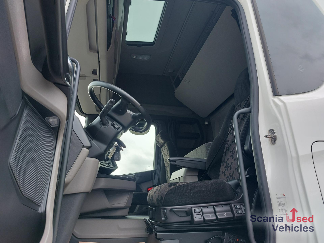 SCANIA R 460 A4x2NA, SUPER, NAVI, Standklima - رأس تريلا: صورة 3 SCANIA R 460 A4x2NA, SUPER, NAVI, Standklima - رأس تريلا: صورة 3
