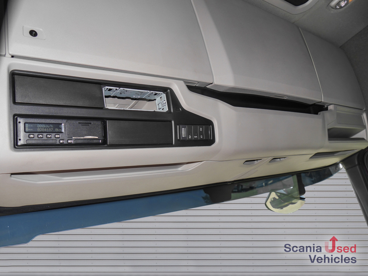 SCANIA R 410 B6x2*4NB - Pritsche / Plane / Hecktüren - - شاحنة ذات ستائر جانبية: صورة 5 SCANIA R 410 B6x2*4NB - Pritsche / Plane / Hecktüren - - شاحنة ذات ستائر جانبية: صورة 5