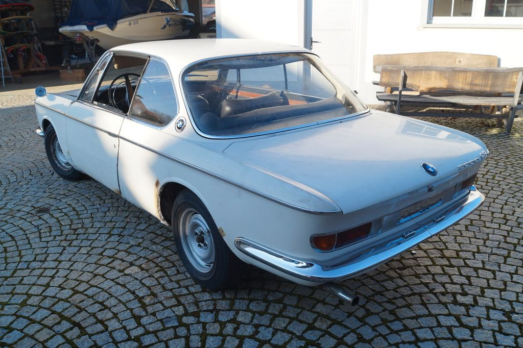 BMW 2000 CS - سيارة: صورة 4 BMW 2000 CS - سيارة: صورة 4