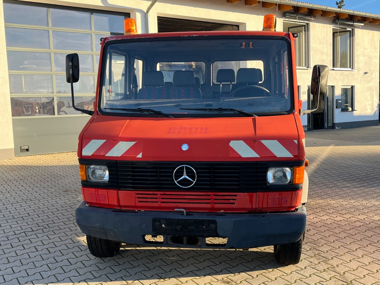Mercedes-Benz 714D Doka Pritsche - شاحنة توصيل مفتوحة, الشاحنات الصغيرة كابينة مزدوجة: صورة 3 Mercedes-Benz 714D Doka Pritsche - شاحنة توصيل مفتوحة, الشاحنات الصغيرة كابينة مزدوجة: صورة 3