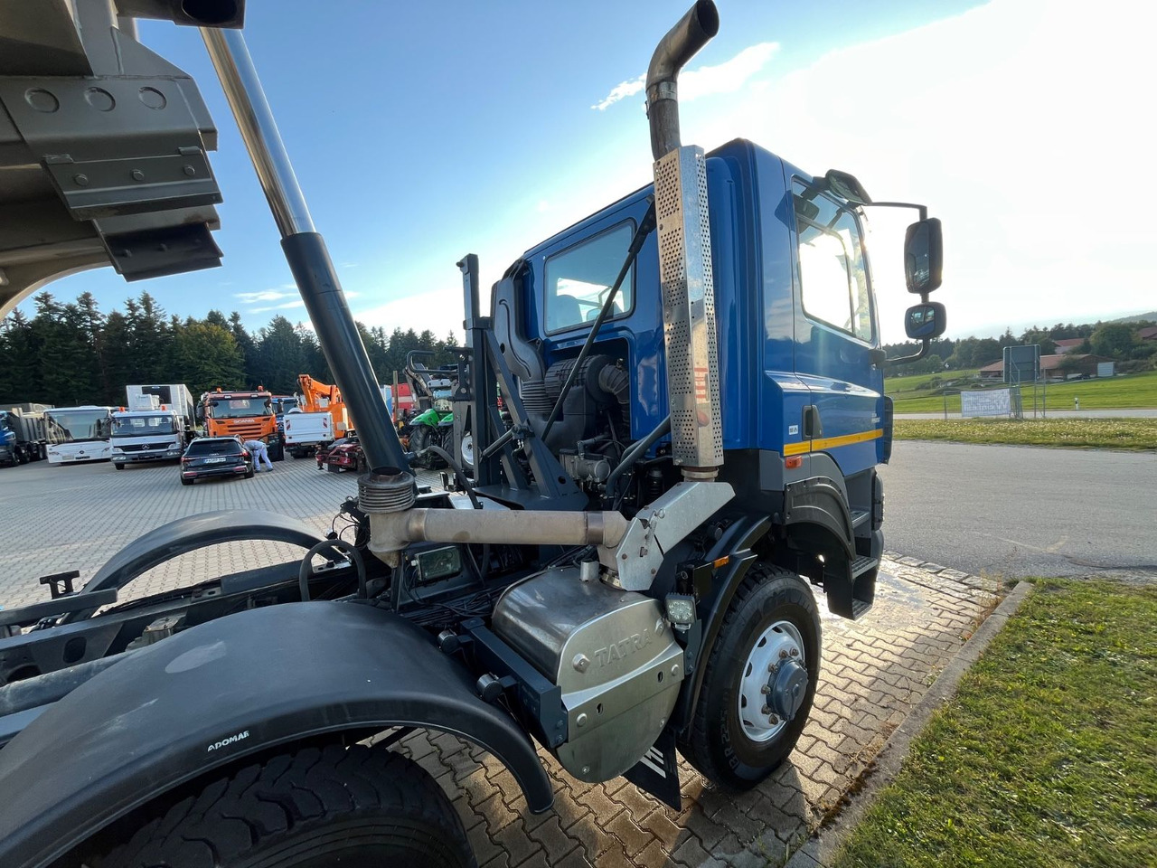 Tatra Phoenix 460T 158 8x8 20m³ Kippmulde - شاحنة قلاب: صورة 4 Tatra Phoenix 460T 158 8x8 20m³ Kippmulde - شاحنة قلاب: صورة 4