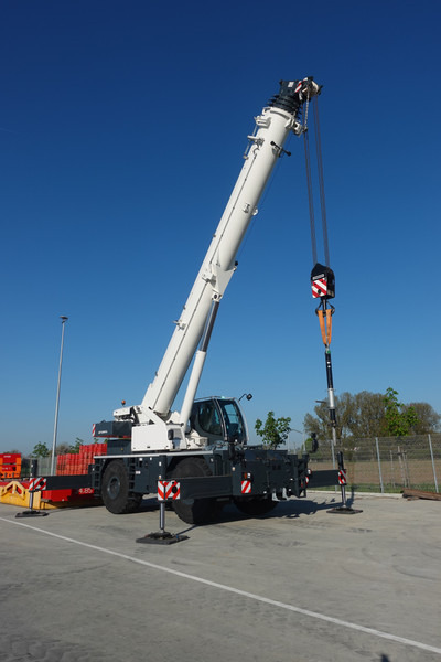 Liebherr LRT 1100-2.1 - موبايل كرين: صورة 1 Liebherr LRT 1100-2.1 - موبايل كرين: صورة 1