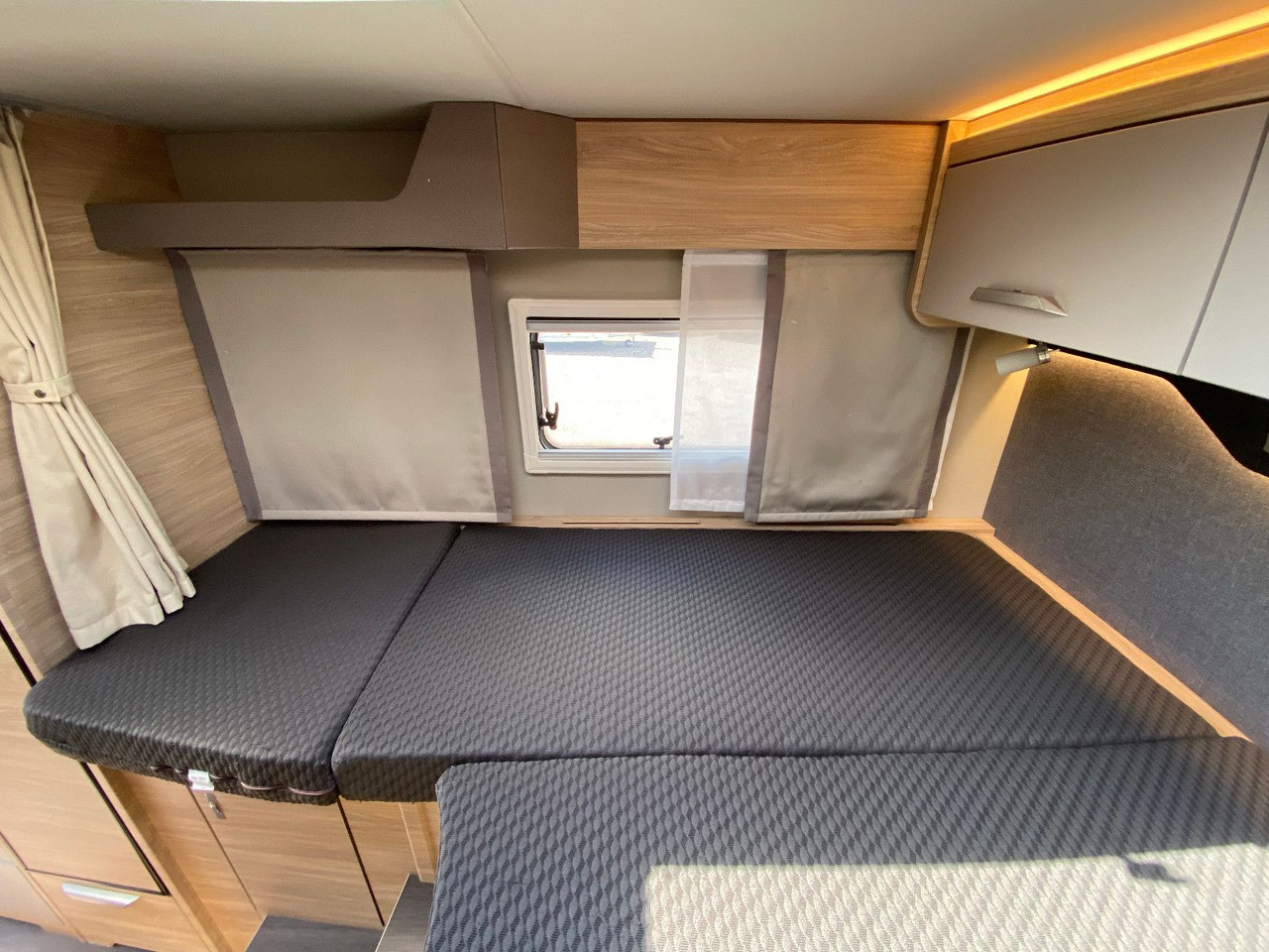 موتر هوم شبه متكامل Knaus Van TI PLUS Platinium Selection 650 MEG,Automat: صورة 18