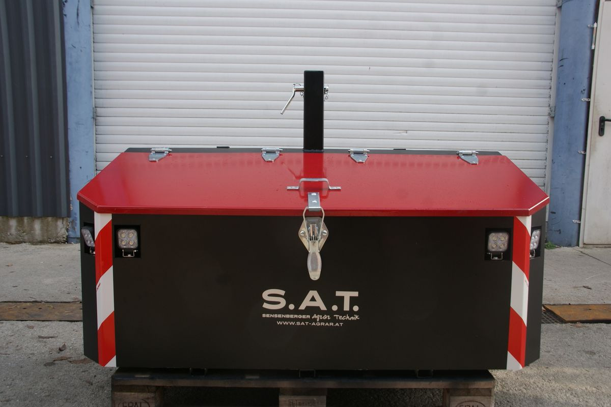 SAT-Transportkiste mit LED - ثقل موازنة - آلات زراعية: صورة 2 SAT-Transportkiste mit LED - ثقل موازنة - آلات زراعية: صورة 2