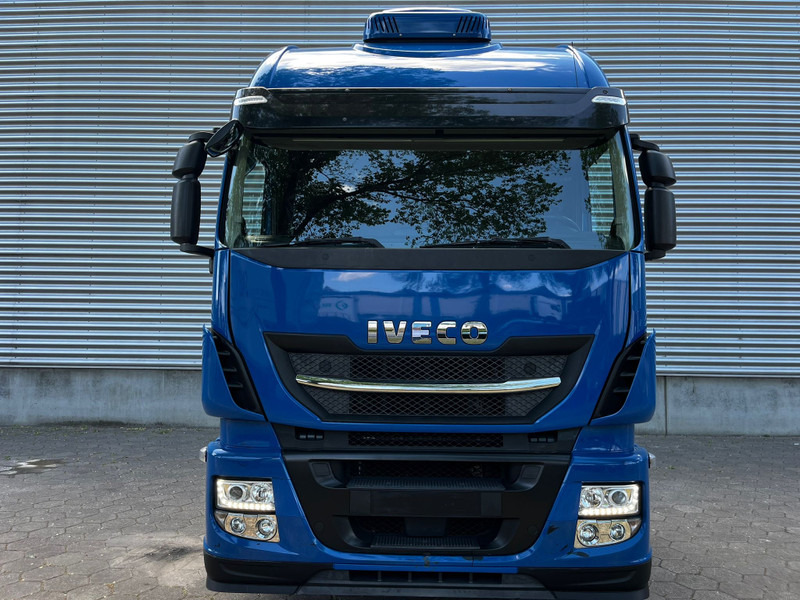 Iveco Stralis AS 570 / Retarder / Roof Klima / 2 Tanks / 2 In Stock - مقطورة السحب: صورة 4 Iveco Stralis AS 570 / Retarder / Roof Klima / 2 Tanks / 2 In Stock - مقطورة السحب: صورة 4