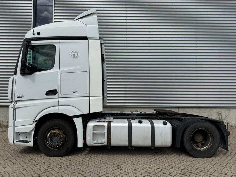 Mercedes-Benz Actros 1845 / Euro 5 / 2 Tanks / 2 In Stock - رأس تريلا: صورة 5 Mercedes-Benz Actros 1845 / Euro 5 / 2 Tanks / 2 In Stock - رأس تريلا: صورة 5