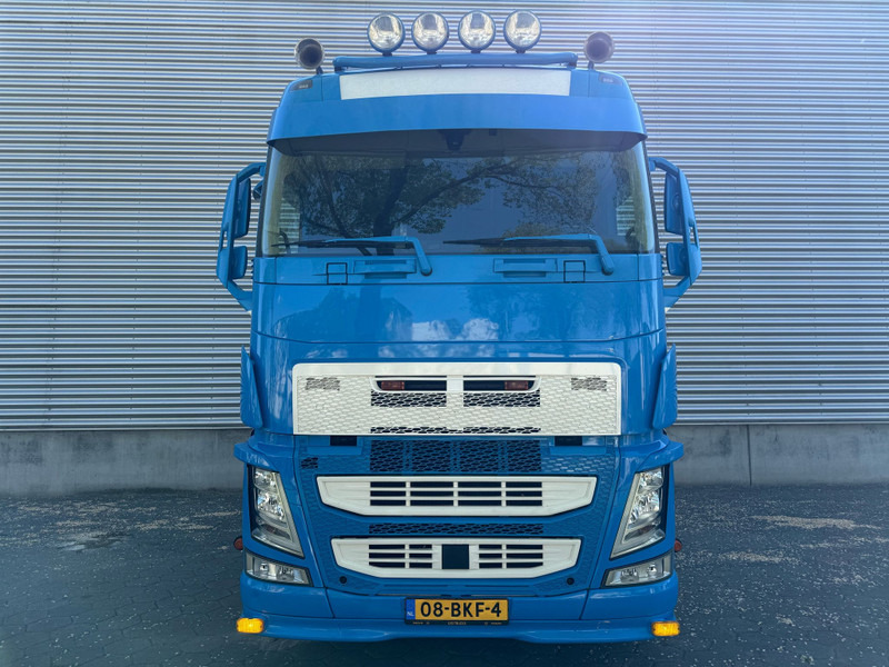 Volvo FH 460 / I-Shift / 2 Tanks / Tuv: 2-2026 / NL Truck - رأس تريلا: صورة 4 Volvo FH 460 / I-Shift / 2 Tanks / Tuv: 2-2026 / NL Truck - رأس تريلا: صورة 4