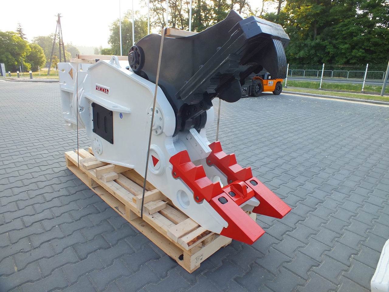 DEMOQ DRK 21 Hydraulic Rotating Pulveriser Crusher 2000 KG - مقصات الهدم - حفّار: صورة 1 DEMOQ DRK 21 Hydraulic Rotating Pulveriser Crusher 2000 KG - مقصات الهدم - حفّار: صورة 1