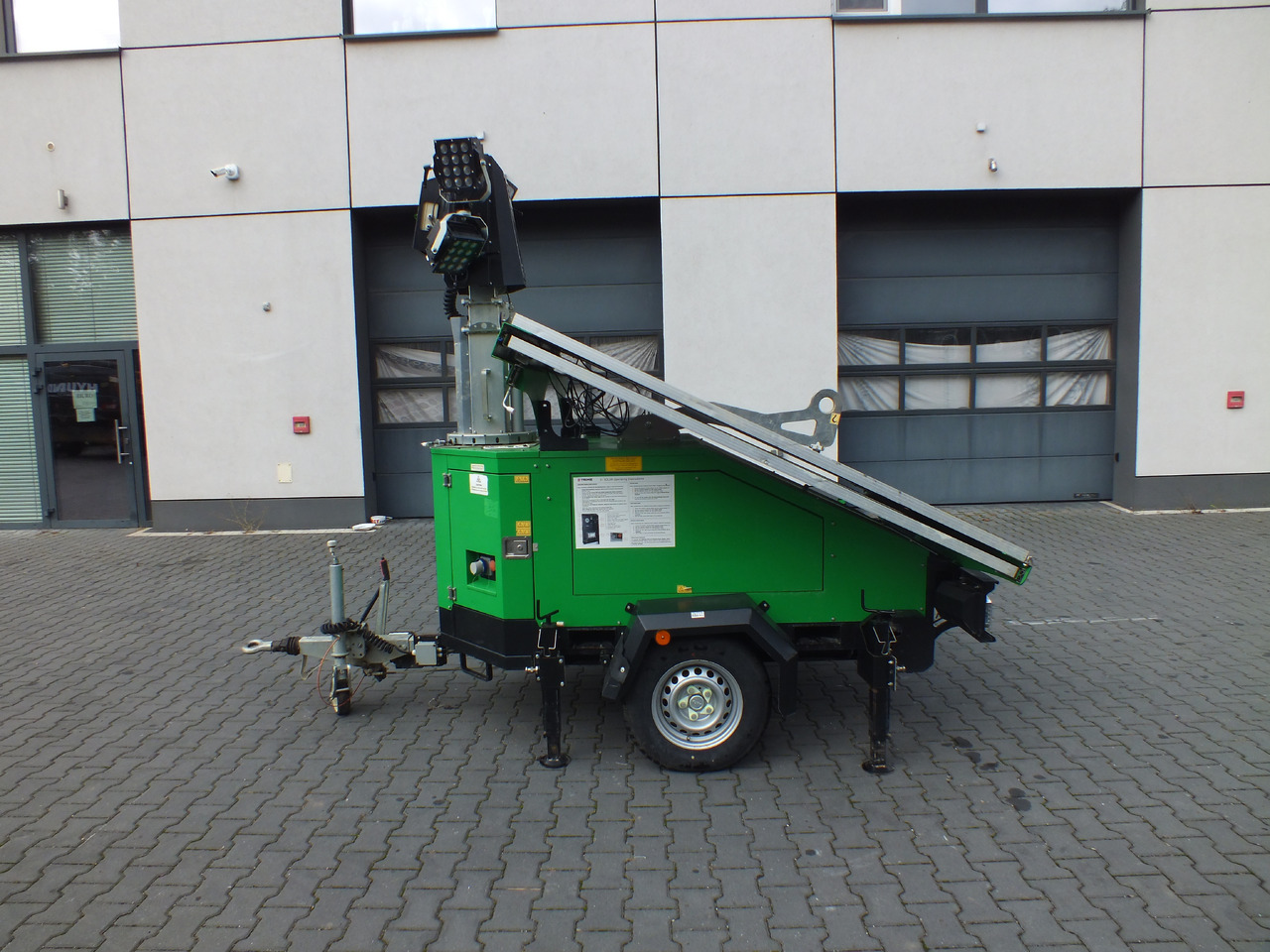 TRIME X-SOLAR - برج إنارة - حفّار: صورة 4 TRIME X-SOLAR - برج إنارة - حفّار: صورة 4