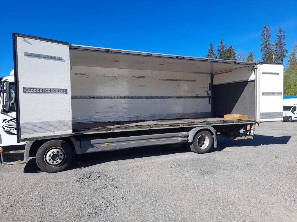 Mercedes-Benz Atego - شاحنة صندوقية: صورة 1 Mercedes-Benz Atego - شاحنة صندوقية: صورة 1