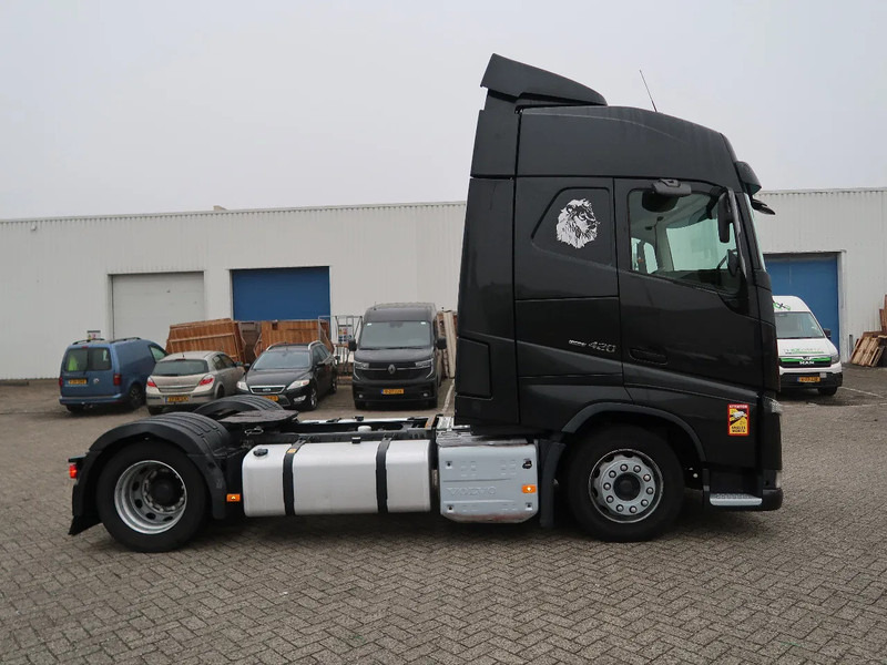 Volvo FH 420 Glob, i-shift, Euro 6, 2 Tanks, TUV, NL Truck, TOP! - رأس تريلا: صورة 4 Volvo FH 420 Glob, i-shift, Euro 6, 2 Tanks, TUV, NL Truck, TOP! - رأس تريلا: صورة 4