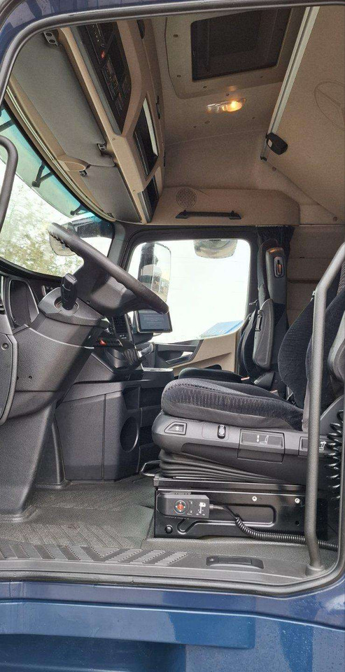 Interior photo 2: رأس تريلا Mercedes-Benz Actros Interior photo 2: رأس تريلا Mercedes-Benz Actros