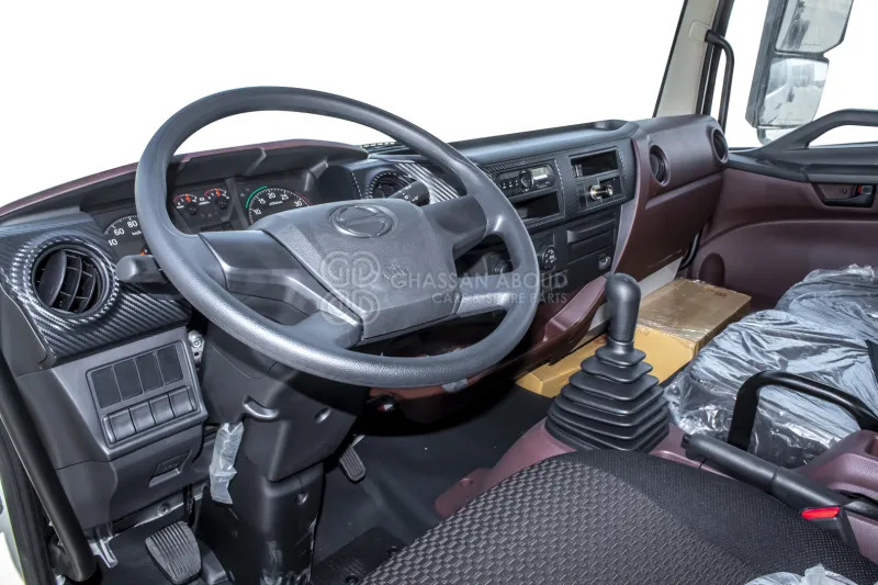 Hino 500 FD 4x2 Chassis - شاحنة بهيكل معدني للمقصورة: صورة 5 Hino 500 FD 4x2 Chassis - شاحنة بهيكل معدني للمقصورة: صورة 5