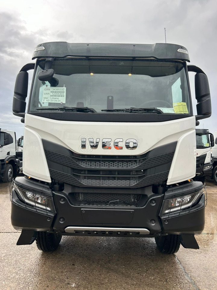 Iveco T-WAY AT380T43H 6x4 R20 Tyres Chassis - Barcelona Stock - شاحنة بهيكل معدني للمقصورة: صورة 1 Iveco T-WAY AT380T43H 6x4 R20 Tyres Chassis - Barcelona Stock - شاحنة بهيكل معدني للمقصورة: صورة 1