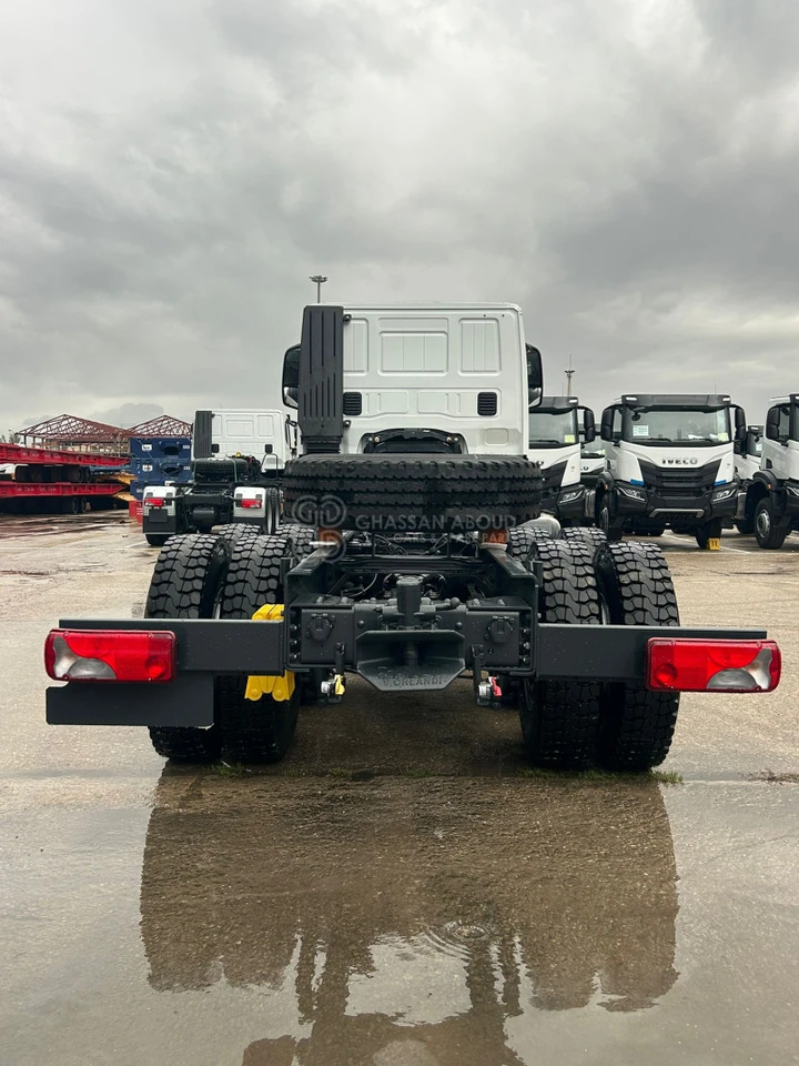 Iveco T-WAY AT380T43H 6x4 R20 Tyres Chassis - Barcelona Stock - شاحنة بهيكل معدني للمقصورة: صورة 4 Iveco T-WAY AT380T43H 6x4 R20 Tyres Chassis - Barcelona Stock - شاحنة بهيكل معدني للمقصورة: صورة 4