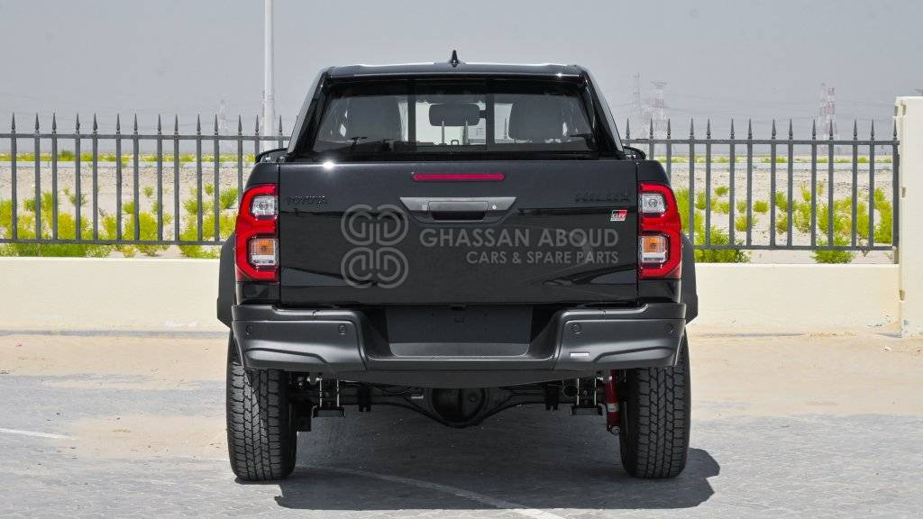 TOYOTA HILUX DC 2.8L DIESEL 4X4 GR-S A/T MY24 - شاحنة البيك أب: صورة 4 TOYOTA HILUX DC 2.8L DIESEL 4X4 GR-S A/T MY24 - شاحنة البيك أب: صورة 4
