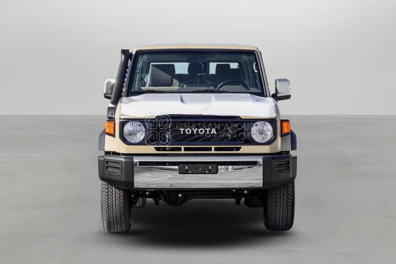 Toyota Land Cruiser HardTop LC76 4X4 - سيارة: صورة 2 Toyota Land Cruiser HardTop LC76 4X4 - سيارة: صورة 2