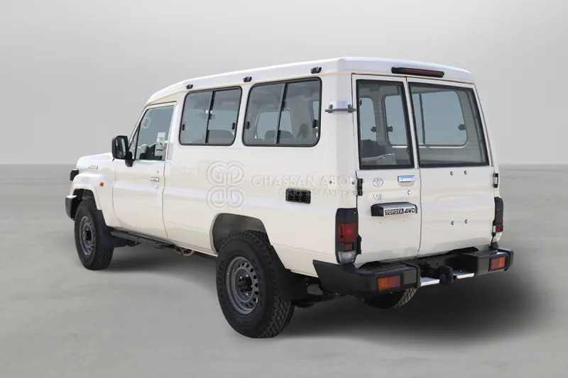 Toyota Land Cruiser HardTop LC78 4X4 - سيارة: صورة 3 Toyota Land Cruiser HardTop LC78 4X4 - سيارة: صورة 3