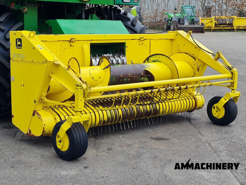 John Deere 630A pick-up - حصادة ذرة - آلات زراعية: صورة 2 John Deere 630A pick-up - حصادة ذرة - آلات زراعية: صورة 2