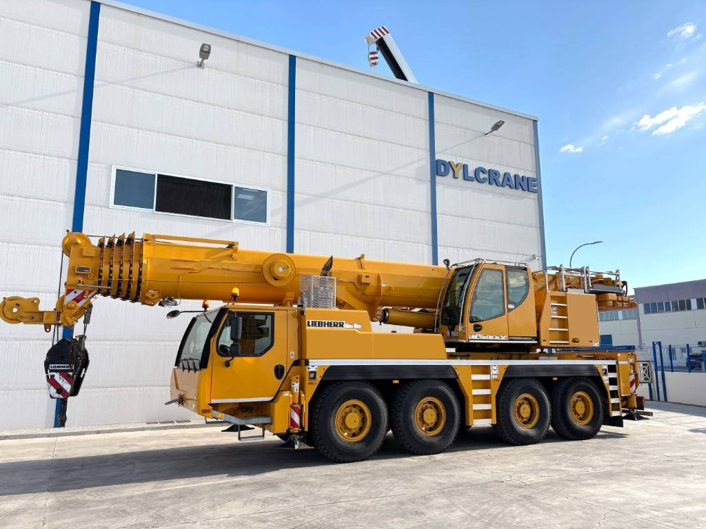 Liebherr LTM 1090-4.2 - رافعة لجميع التضاريس: صورة 1 Liebherr LTM 1090-4.2 - رافعة لجميع التضاريس: صورة 1