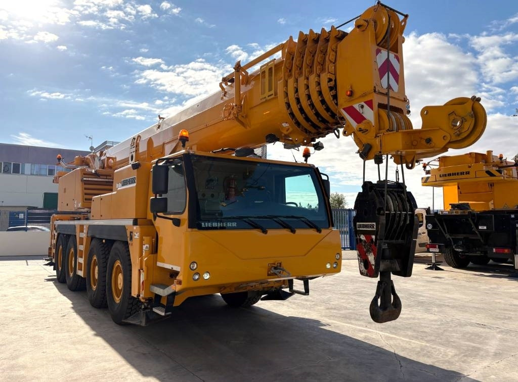 Liebherr LTM 1090-4.2 - رافعة لجميع التضاريس: صورة 3 Liebherr LTM 1090-4.2 - رافعة لجميع التضاريس: صورة 3