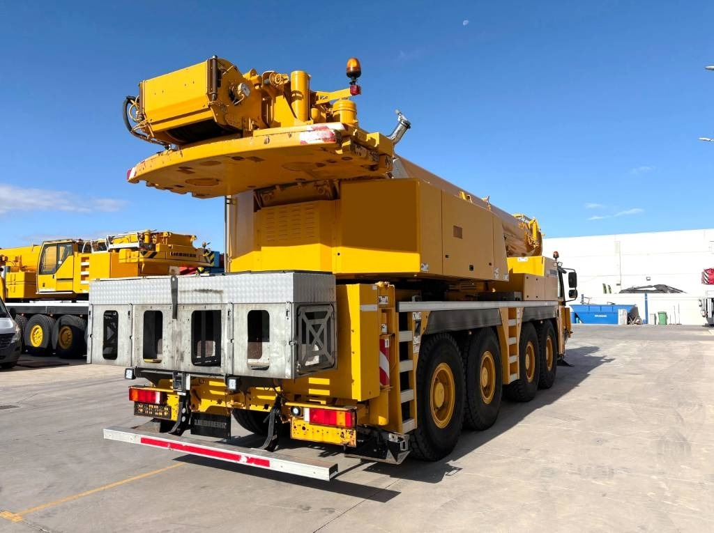 Liebherr LTM 1090-4.2 - رافعة لجميع التضاريس: صورة 2 Liebherr LTM 1090-4.2 - رافعة لجميع التضاريس: صورة 2