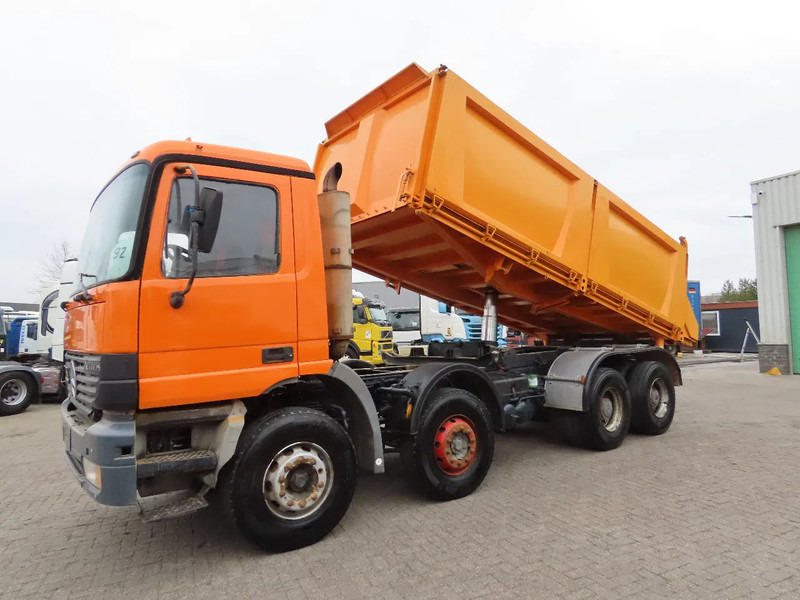 Mercedes-Benz Actros 3240 Manual, steel dumper! Great condition! - شاحنة قلاب: صورة 1 Mercedes-Benz Actros 3240 Manual, steel dumper! Great condition! - شاحنة قلاب: صورة 1