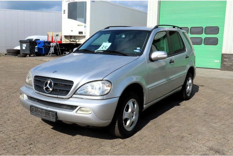 Mercedes-Benz M-Klasse ML ML 270. for export, 5 seats, real leather, Climate - سيارة دفع رباعي: صورة 2 Mercedes-Benz M-Klasse ML ML 270. for export, 5 seats, real leather, Climate - سيارة دفع رباعي: صورة 2