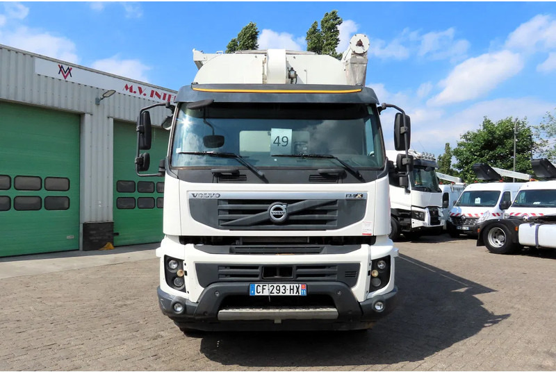 Volvo FMX 450 8x4 AUGER, radio control, 7 COMP. Full Volvo Service! . EXCELLENT condition - شاحنة صهريج: صورة 4 Volvo FMX 450 8x4 AUGER, radio control, 7 COMP. Full Volvo Service! . EXCELLENT condition - شاحنة صهريج: صورة 4