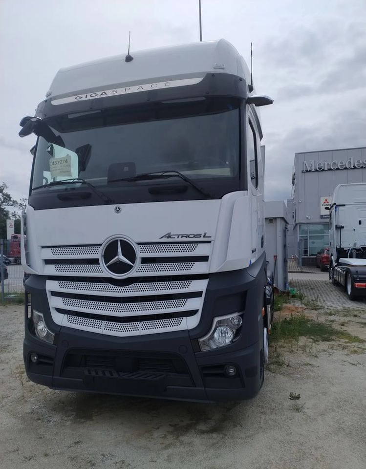Mercedes-Benz Actros - رأس تريلا: صورة 1 Mercedes-Benz Actros - رأس تريلا: صورة 1