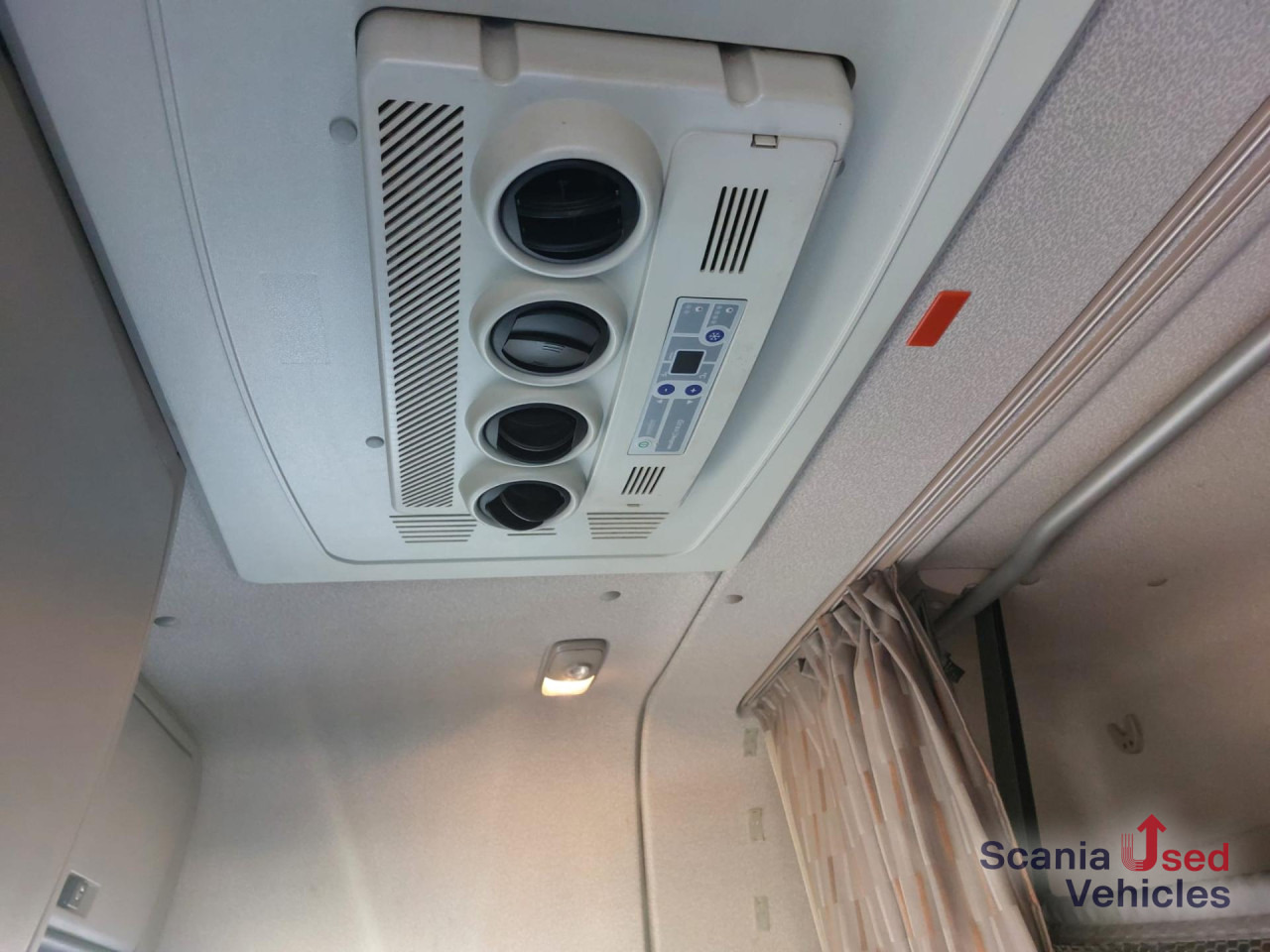 DAF XF 460 FT Space Cab Low deck - رأس تريلا: صورة 4 DAF XF 460 FT Space Cab Low deck - رأس تريلا: صورة 4