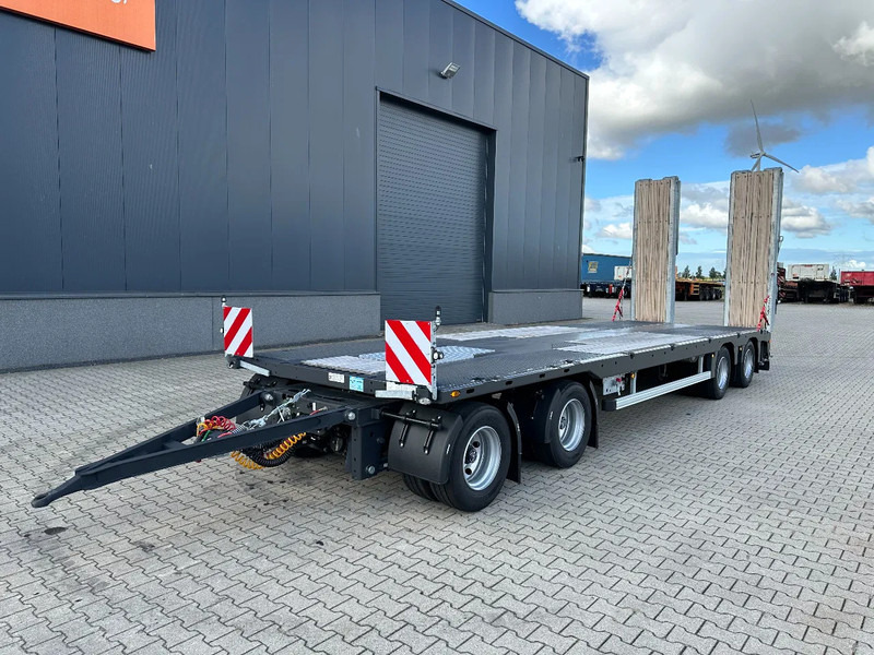 Faymonville MAX600-S-4-8.90-U, 4 axles (2 + 2), hydraulic ramps, loading-floor 8.90cm, NEW!! - تريلا نقل سيارات: صورة 1 Faymonville MAX600-S-4-8.90-U, 4 axles (2 + 2), hydraulic ramps, loading-floor 8.90cm, NEW!! - تريلا نقل سيارات: صورة 1