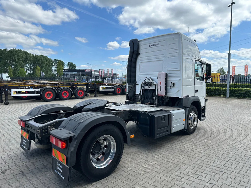 Volvo FM 11 420 Globetrotter, Night-Airco, ADR (FL, OX, AT), ALCOA, 75% tyres - مقطورة السحب: صورة 4 Volvo FM 11 420 Globetrotter, Night-Airco, ADR (FL, OX, AT), ALCOA, 75% tyres - مقطورة السحب: صورة 4