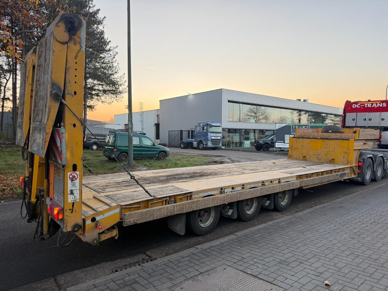 Gheysen en Verpoort S4631B 46.9T LOWLOADER / TIEFLADER / DIEPLADER - 3 AXLES - STEEL SPRING / BLATT / LAMES - HYDR RAMPS - نصف مقطورة بلودر منخفض: صورة 4 Gheysen en Verpoort S4631B 46.9T LOWLOADER / TIEFLADER / DIEPLADER - 3 AXLES - STEEL SPRING / BLATT / LAMES - HYDR RAMPS - نصف مقطورة بلودر منخفض: صورة 4