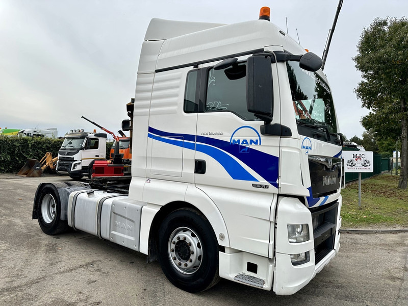 MAN TGX 18.440 chnr *EM* - RETARDER - PTO HYDR - FRIGO - SPOILERS - EURO 6 - CAMERA - AUTO - BE TRUCK - مقطورة السحب: صورة 1 MAN TGX 18.440 chnr *EM* - RETARDER - PTO HYDR - FRIGO - SPOILERS - EURO 6 - CAMERA - AUTO - BE TRUCK - مقطورة السحب: صورة 1