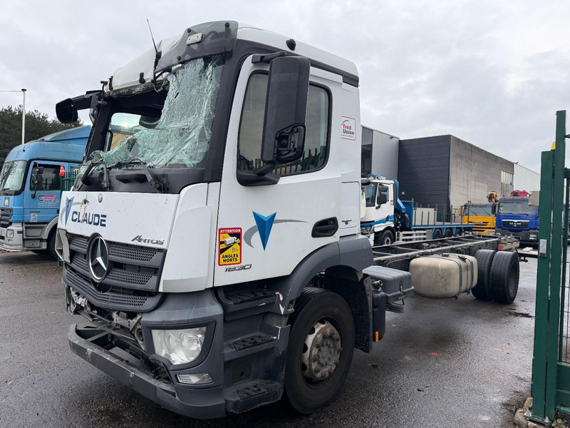 Mercedes-Benz ANTOS 1830 - 4x2 (8m90) CHASSIS CABINE - 19T - A/C - TAILLIFT - *440.000km* - EURO 6 - ENGINE + GEARBOX + CHASSIS = OK - شاحنة بهيكل معدني للمقصورة: صورة 3 Mercedes-Benz ANTOS 1830 - 4x2 (8m90) CHASSIS CABINE - 19T - A/C - TAILLIFT - *440.000km* - EURO 6 - ENGINE + GEARBOX + CHASSIS = OK - شاحنة بهيكل معدني للمقصورة: صورة 3