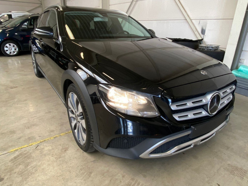 Mercedes-Benz E220d ALL-TERRAIN - 4 MATIC 4x4 - automatic - alcantara - 20 - سيارة: صورة 2 Mercedes-Benz E220d ALL-TERRAIN - 4 MATIC 4x4 - automatic - alcantara - 20 - سيارة: صورة 2