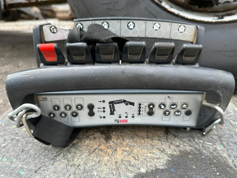 شاحنة قلاب, شاحنة كرين Renault KERAX 380 DXI 6x4 TIPPER + CRANE HIAB 144 B-3 - RADIO - *246.000km* - RETARDER - BORDMATIC - EURO 5: صورة 14 شاحنة قلاب, شاحنة كرين Renault KERAX 380 DXI 6x4 TIPPER + CRANE HIAB 144 B-3 - RADIO - *246.000km* - RETARDER - BORDMATIC - EURO 5: صورة 14