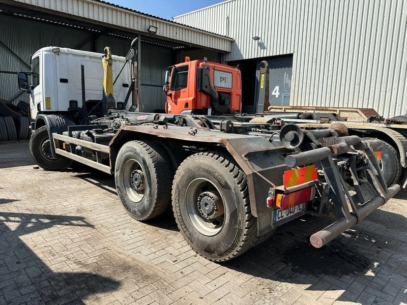Scania 114C-340 6x4 HOOKLIFT 20T GANCHO - SPRING / BALLESTAS - MANUAL - EURO 3 - FR TRUCK - شاحنة برافعة خطافية: صورة 3 Scania 114C-340 6x4 HOOKLIFT 20T GANCHO - SPRING / BALLESTAS - MANUAL - EURO 3 - FR TRUCK - شاحنة برافعة خطافية: صورة 3