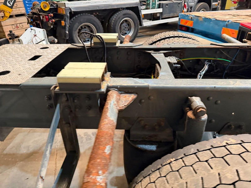 شاحنة بهيكل معدني للمقصورة Scania P310 4x2 CHASSIS - ADR (ex tanker) - *322.000km* - AIR SUSPENSION - MANUAL - BE TRUCK: صورة 18 شاحنة بهيكل معدني للمقصورة Scania P310 4x2 CHASSIS - ADR (ex tanker) - *322.000km* - AIR SUSPENSION - MANUAL - BE TRUCK: صورة 18