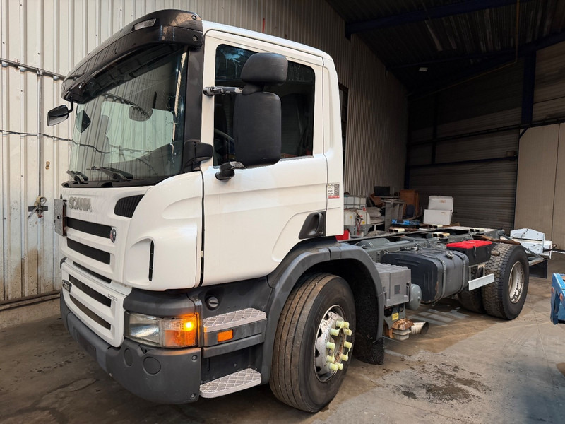 Scania P310 4x2 CHASSIS - ADR (ex tanker) - *322.000km* - AIR SUSPENSION - MANUAL - BE TRUCK - شاحنة صهريج: صورة 1 Scania P310 4x2 CHASSIS - ADR (ex tanker) - *322.000km* - AIR SUSPENSION - MANUAL - BE TRUCK - شاحنة صهريج: صورة 1