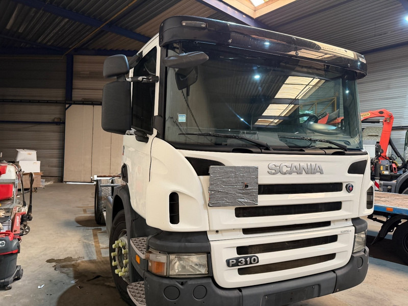 Scania P310 4x2 CHASSIS - ADR (ex tanker) - *322.000km* - AIR SUSPENSION - MANUAL - BE TRUCK - شاحنة بهيكل معدني للمقصورة: صورة 2 Scania P310 4x2 CHASSIS - ADR (ex tanker) - *322.000km* - AIR SUSPENSION - MANUAL - BE TRUCK - شاحنة بهيكل معدني للمقصورة: صورة 2