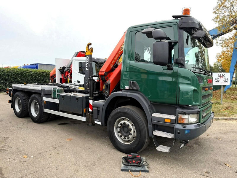 Scania P400 6x4 ABROLLKIPPER + KRAN PALFINGER PK9001 EH - RETARDER - 5/6F + ROTATOR + RADIO - WB 3m90 - EURO 5 - HUB REDUCTION / SPRING - BE TRUCK - شاحنة برافعة خطافية: صورة 1 Scania P400 6x4 ABROLLKIPPER + KRAN PALFINGER PK9001 EH - RETARDER - 5/6F + ROTATOR + RADIO - WB 3m90 - EURO 5 - HUB REDUCTION / SPRING - BE TRUCK - شاحنة برافعة خطافية: صورة 1