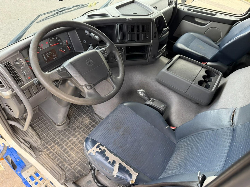 شاحنة ذات ستائر جانبية Volvo FM 370 6x2 BOX 8m15 - LIFT + STEERING AXLE - EURO 5 - I SHIFT - 26T - TÜV 06/2026 - VERY NICE CONDITION -  BE TRUCK: صورة 12