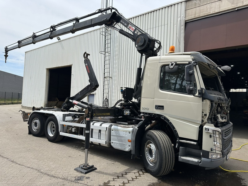 Volvo FM 370 6x2 HOOKLIFT 21T + CRANE HIAB 144 E-4 HIDUO - ENGINE / GEARBOX OK - CHASSIS OK - RUNNING + DRIVING - BE TRUCK - شاحنة برافعة خطافية, شاحنة كرين: صورة 2 Volvo FM 370 6x2 HOOKLIFT 21T + CRANE HIAB 144 E-4 HIDUO - ENGINE / GEARBOX OK - CHASSIS OK - RUNNING + DRIVING - BE TRUCK - شاحنة برافعة خطافية, شاحنة كرين: صورة 2