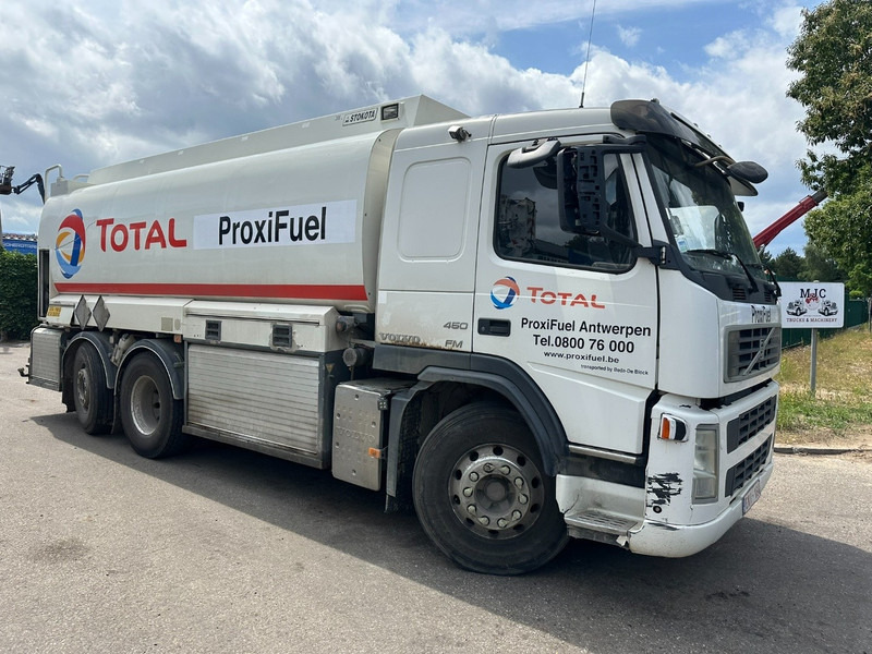 Volvo FM 450 6x2 19.000L - 5 COMP. FUEL TANKER / CITERNE - LIFT + STEERING AXLE - EURO 5 - - شاحنة صهريج: صورة 1 Volvo FM 450 6x2 19.000L - 5 COMP. FUEL TANKER / CITERNE - LIFT + STEERING AXLE - EURO 5 - - شاحنة صهريج: صورة 1