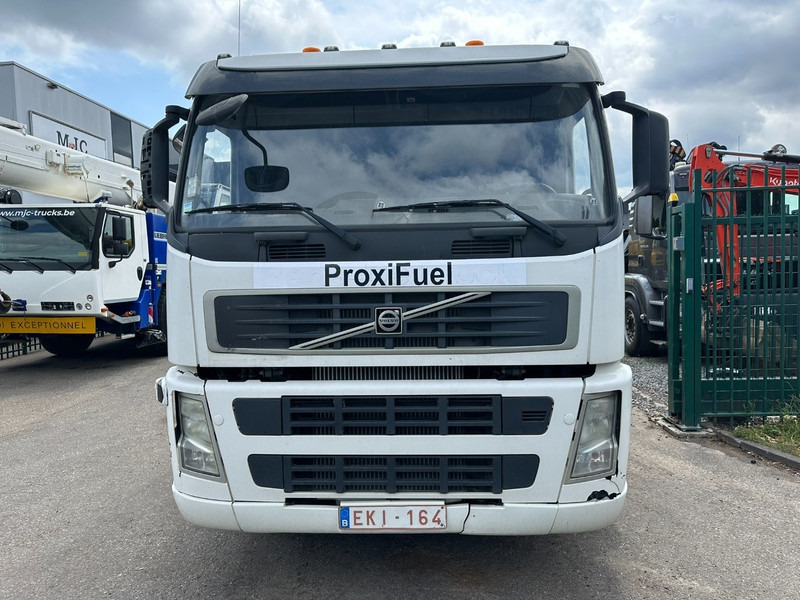 Volvo FM 450 6x2 19.000L - 5 COMP. FUEL TANKER / CITERNE - LIFT + STEERING AXLE - EURO 5 - - شاحنة صهريج: صورة 2 Volvo FM 450 6x2 19.000L - 5 COMP. FUEL TANKER / CITERNE - LIFT + STEERING AXLE - EURO 5 - - شاحنة صهريج: صورة 2