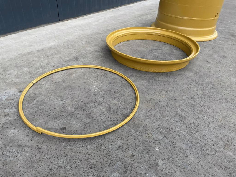 Cat 140H / 140M / 140K / 160H / 160M Rim - الإطارات والجنوط - آلات الإنشاء: صورة 2 Cat 140H / 140M / 140K / 160H / 160M Rim - الإطارات والجنوط - آلات الإنشاء: صورة 2
