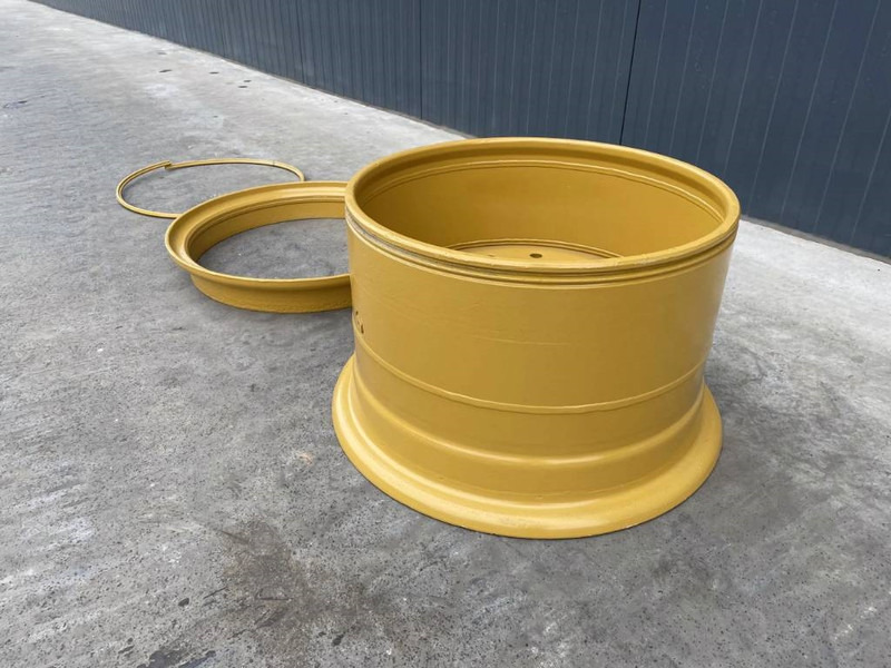 Cat 140H / 140M / 140K / 160H / 160M Rim - الإطارات والجنوط - آلات الإنشاء: صورة 5 Cat 140H / 140M / 140K / 160H / 160M Rim - الإطارات والجنوط - آلات الإنشاء: صورة 5